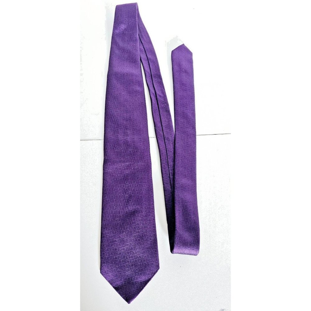 Thomas Pink Made in England Fuschia Neck Tie 100% Silk Necktie